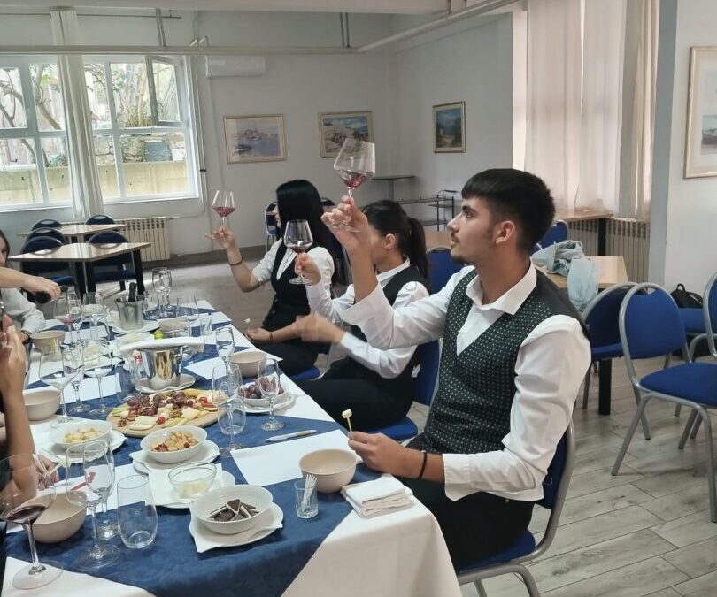 Zajedničke vježbe kuharstva i ugostiteljskog posluživanja